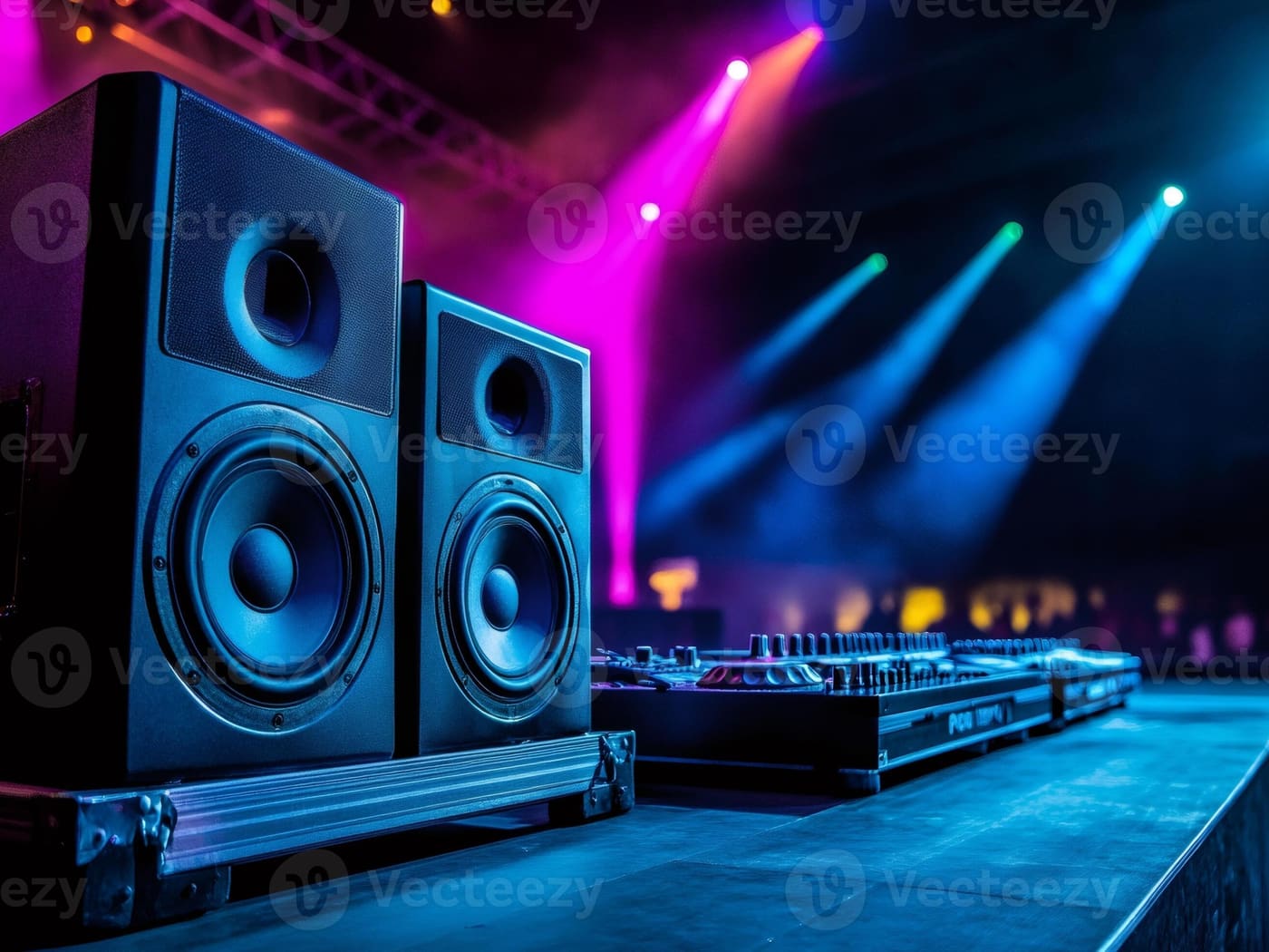 Stereo, Stage & DJ Equipment
